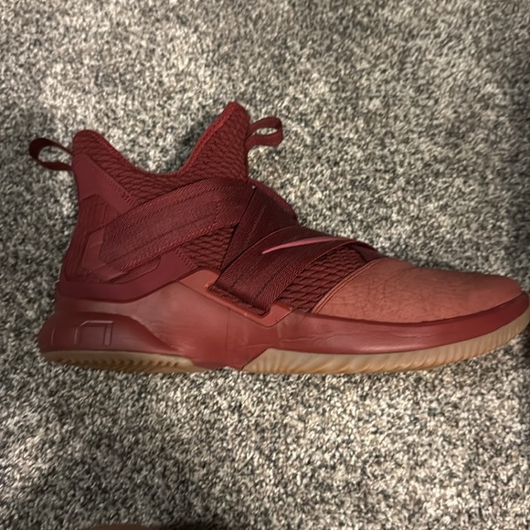 Nike shoes size 12 maroon in color wore once - Picture 3 of 5